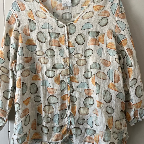 Abstract Patterned Blouse - Picture 2 of 7